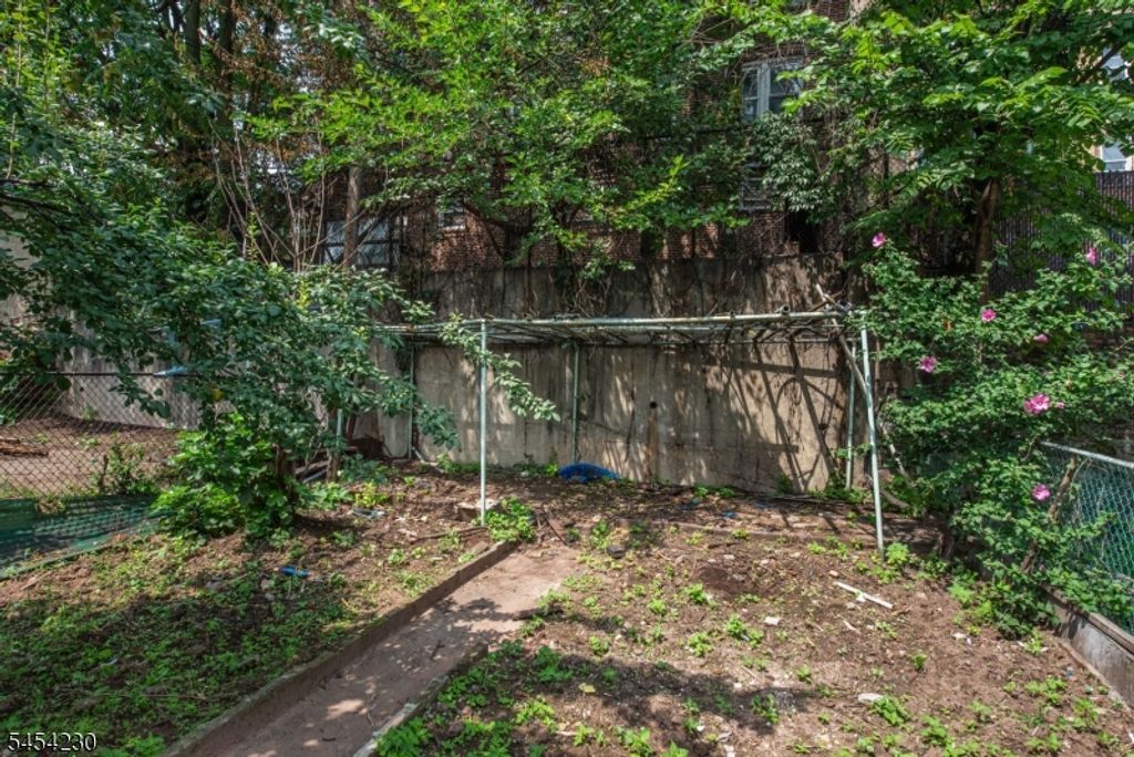 212 Garside St, Newark City, NJ 07104 — photo 3