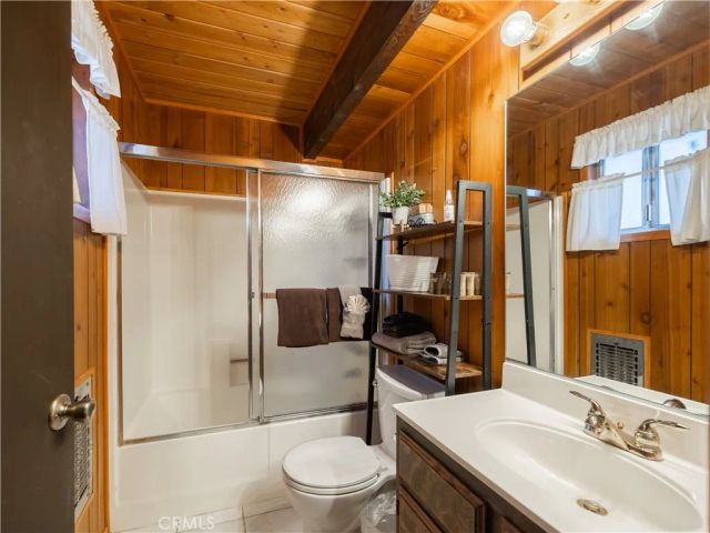 2076 8th Lane, Big Bear City, CA 92314