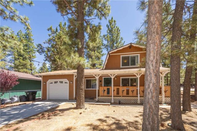 2076 8th Lane, Big Bear City, CA 92314