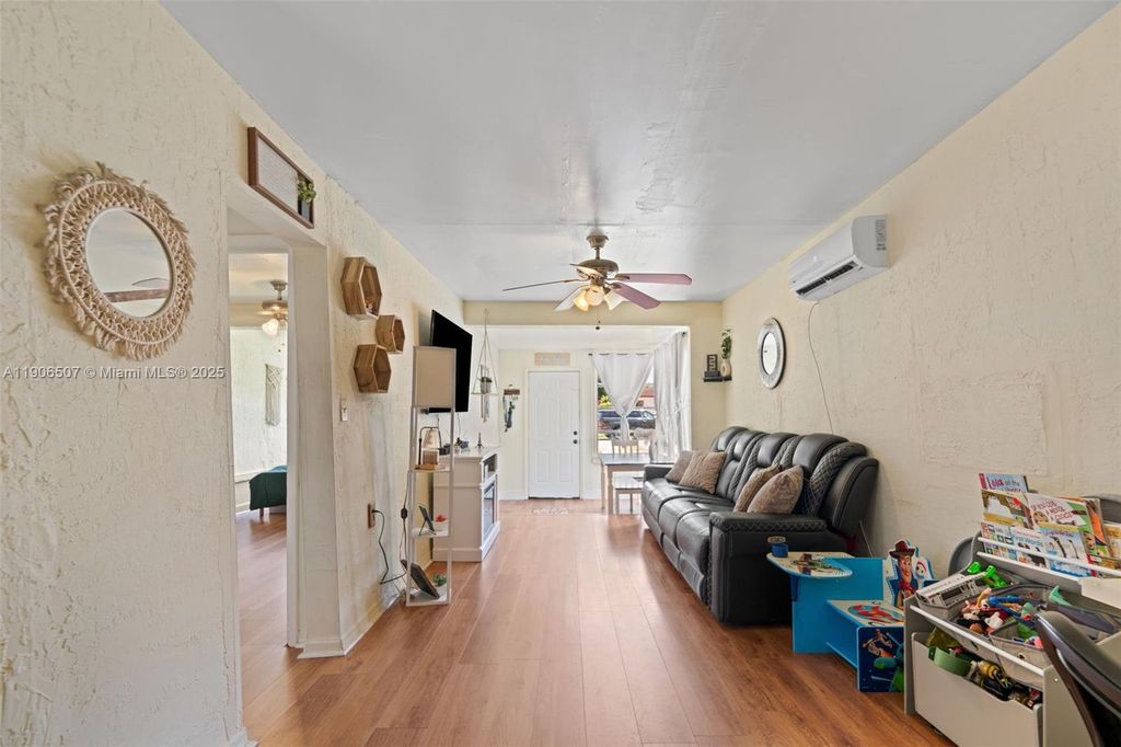 3143 NW 59th St, Miami, FL 33142