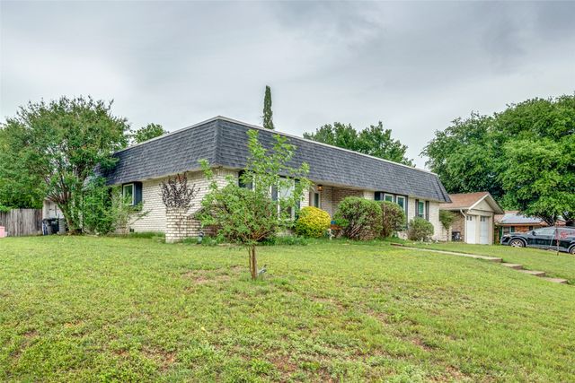 1616 Country Manor Road, Fort Worth, TX 76134