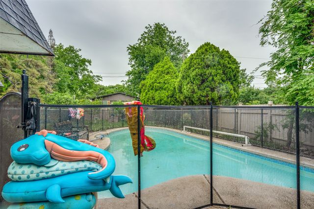 1616 Country Manor Road, Fort Worth, TX 76134
