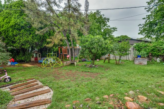 1616 Country Manor Road, Fort Worth, TX 76134
