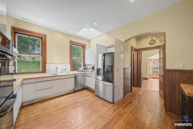 76 Hillside Avenue, Tenafly, NJ 07670