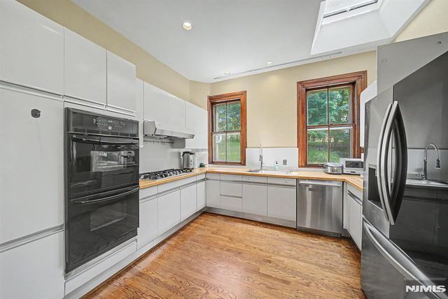 76 Hillside Avenue, Tenafly, NJ 07670