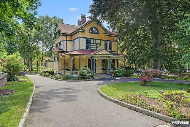 76 Hillside Avenue, Tenafly, NJ 07670