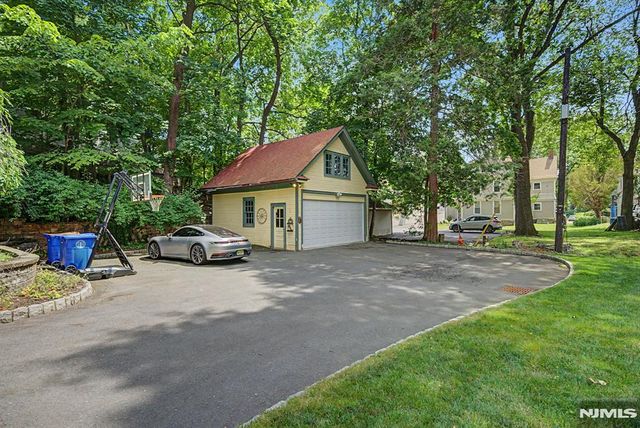 76 Hillside Avenue, Tenafly, NJ 07670