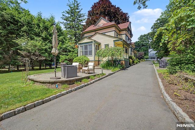 76 Hillside Avenue, Tenafly, NJ 07670