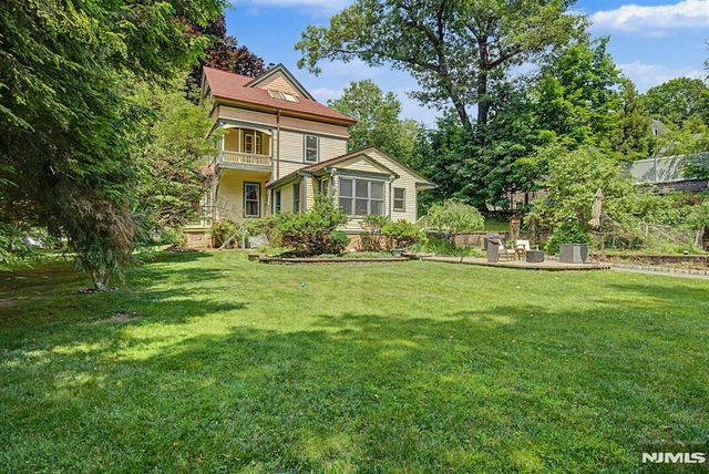 76 Hillside Avenue, Tenafly, NJ 07670