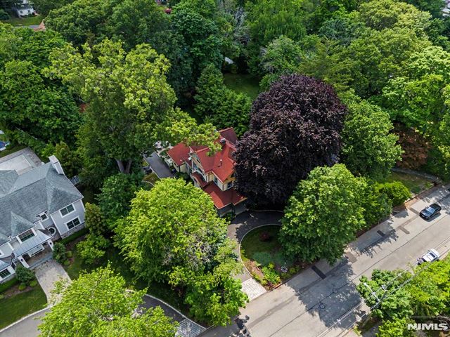 76 Hillside Avenue, Tenafly, NJ 07670