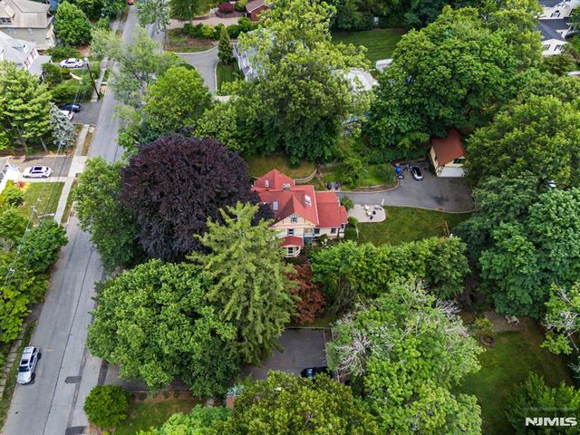 76 Hillside Avenue, Tenafly, NJ 07670