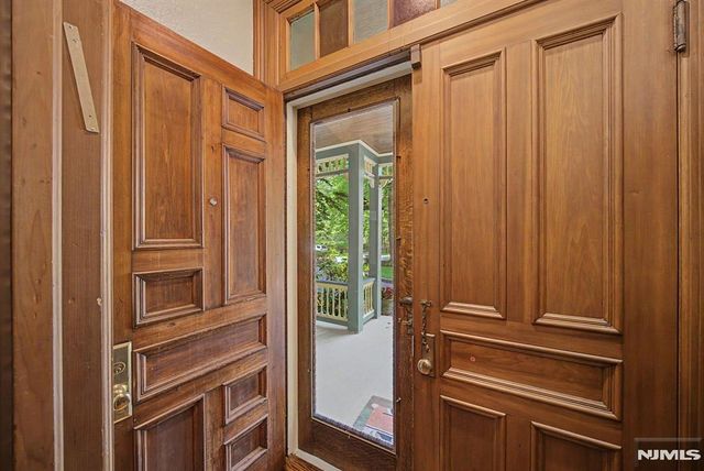 76 Hillside Avenue, Tenafly, NJ 07670