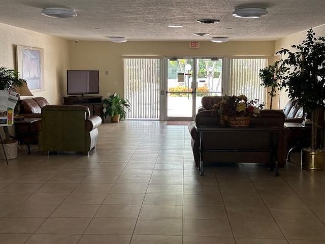 7805 NW 5th Court 206, Margate, FL 33063