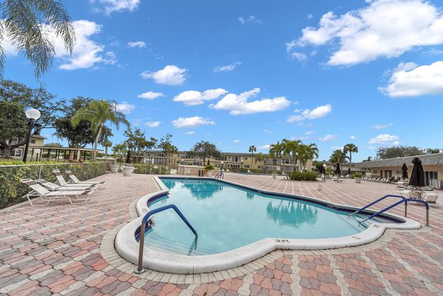 7805 NW 5th Court 206, Margate, FL 33063
