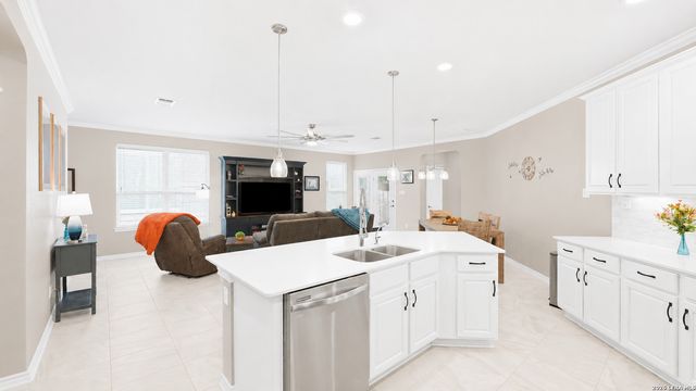 2070 Shire Meadows, New Braunfels, TX 78130