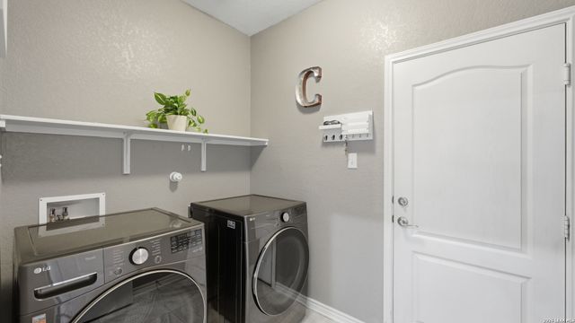2070 Shire Meadows, New Braunfels, TX 78130