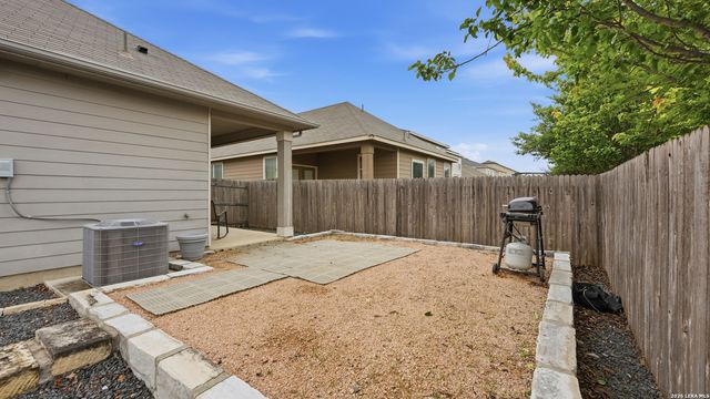 2070 Shire Meadows, New Braunfels, TX 78130