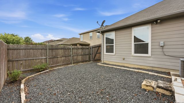 2070 Shire Meadows, New Braunfels, TX 78130