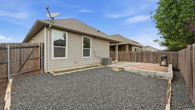 2070 Shire Meadows, New Braunfels, TX 78130
