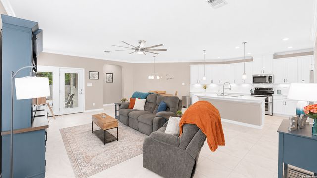 2070 Shire Meadows, New Braunfels, TX 78130