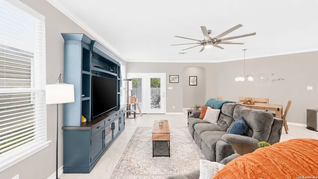 2070 Shire Meadows, New Braunfels, TX 78130