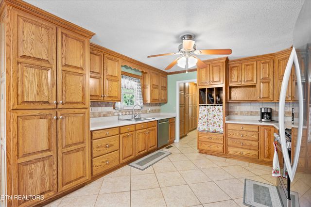 134 County Road 444, Athens, TN 37303