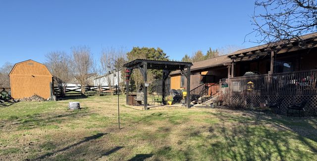 2318 Huckaby Rd, Columbia, TN 38401