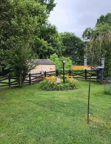 2318 Huckaby Rd, Columbia, TN 38401