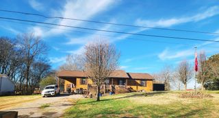 2318 Huckaby Rd, Columbia, TN 38401