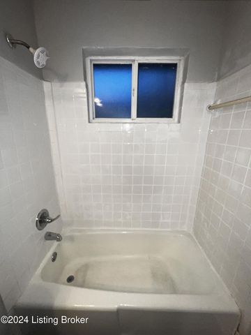 4220 Flintlock Dr 10, Louisville, KY 40216