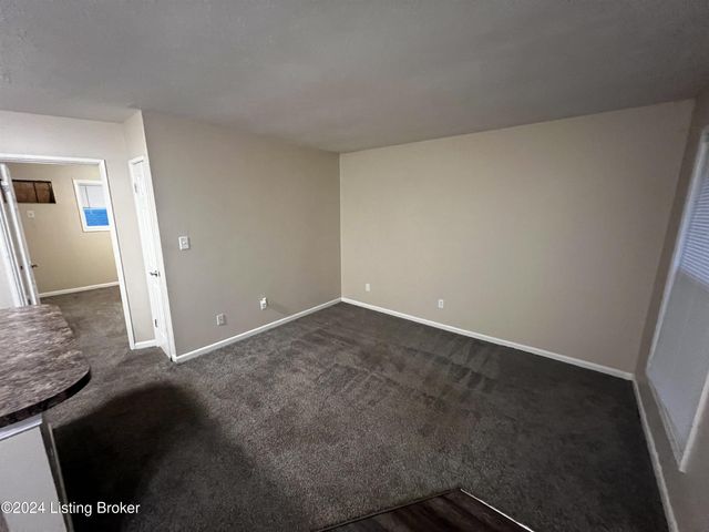 4220 Flintlock Dr 10, Louisville, KY 40216