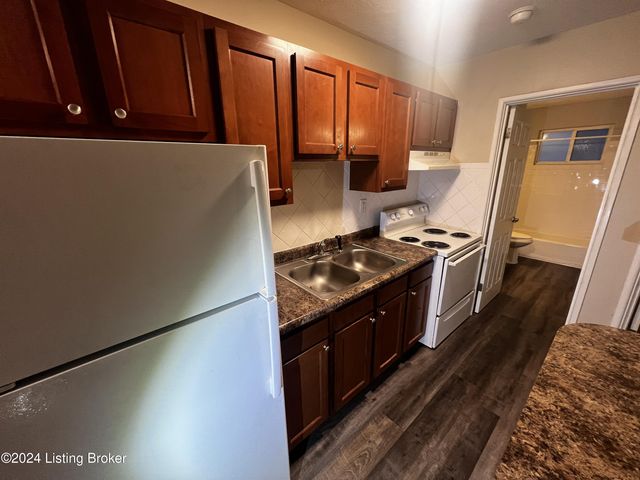 4220 Flintlock Dr 10, Louisville, KY 40216