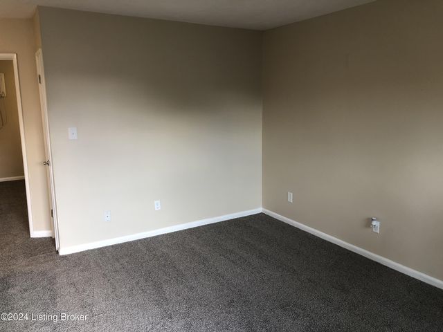 4220 Flintlock Dr 10, Louisville, KY 40216