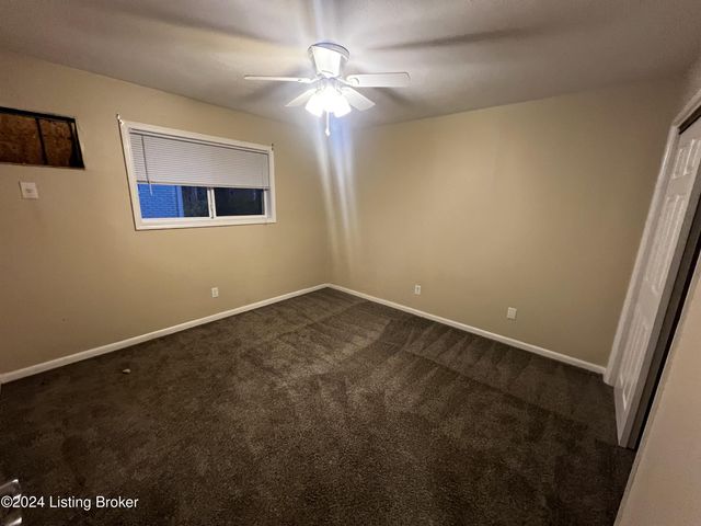 4220 Flintlock Dr 10, Louisville, KY 40216