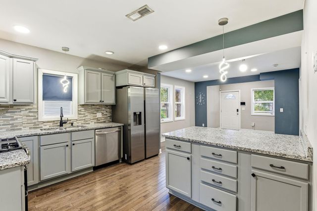 4750 Aldrich Avenue N, Minneapolis, MN 55430