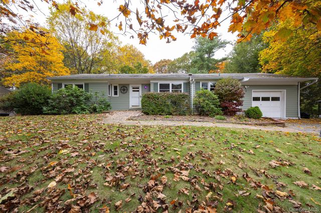 19 Timberline Drive, Poughkeepsie, NY 12603