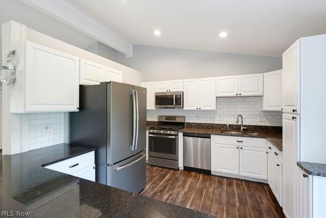 7817 Cambridge Drive, Brecksville, OH 44141