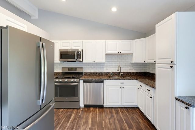 7817 Cambridge Drive, Brecksville, OH 44141