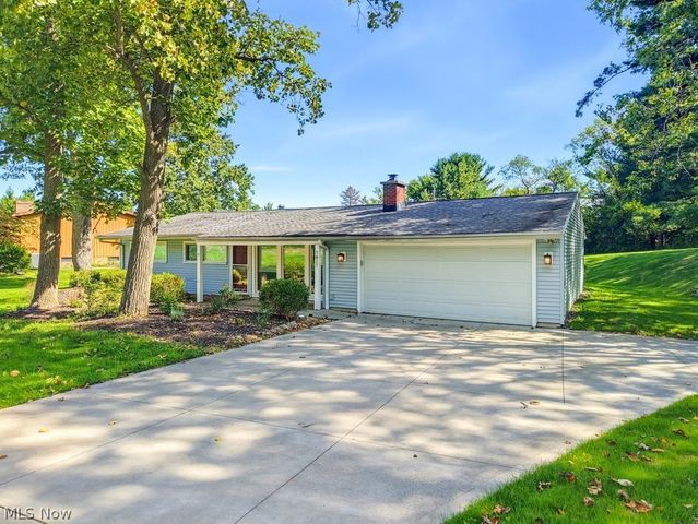 7817 Cambridge Drive, Brecksville, OH 44141