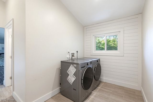 7817 Cambridge Drive, Brecksville, OH 44141