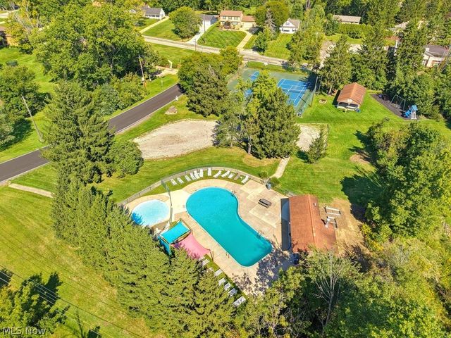 7817 Cambridge Drive, Brecksville, OH 44141