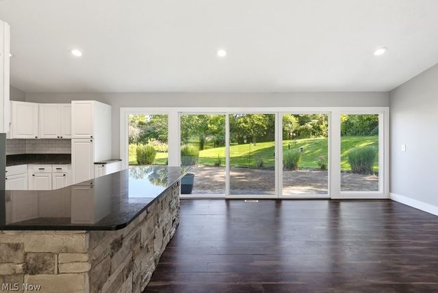 7817 Cambridge Drive, Brecksville, OH 44141