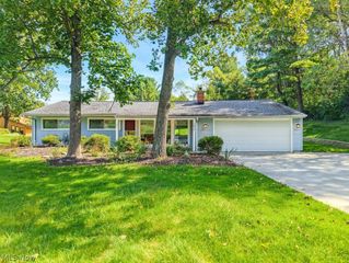 7817 Cambridge Drive, Brecksville, OH 44141