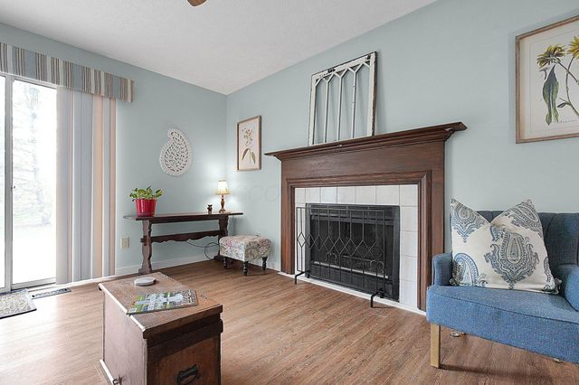 27 Barrhill Drive, Delaware, OH 43015