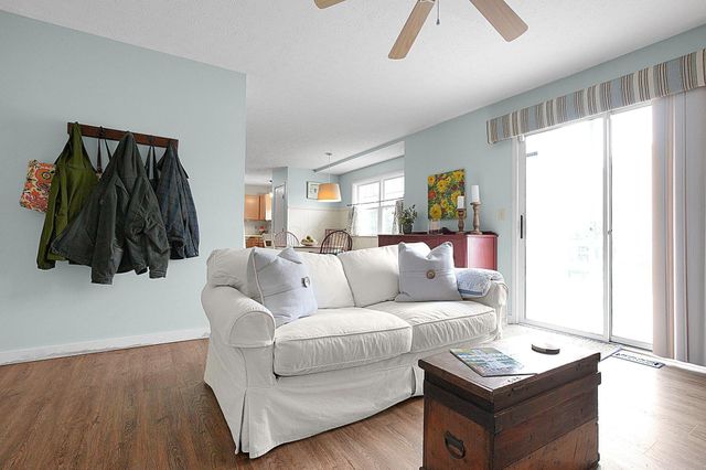 27 Barrhill Drive, Delaware, OH 43015