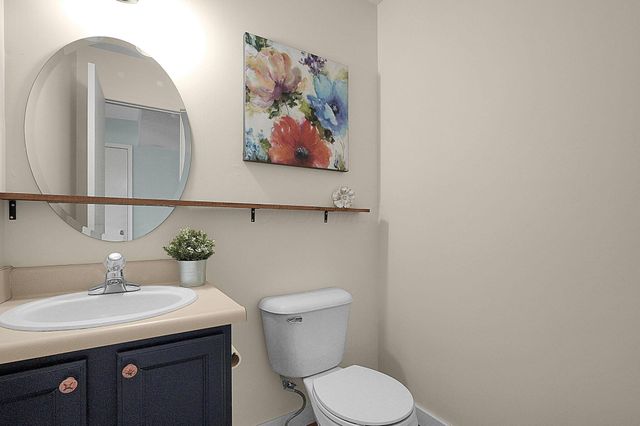 27 Barrhill Drive, Delaware, OH 43015