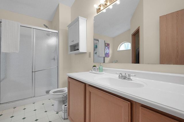 27 Barrhill Drive, Delaware, OH 43015