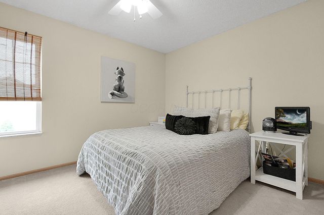 27 Barrhill Drive, Delaware, OH 43015