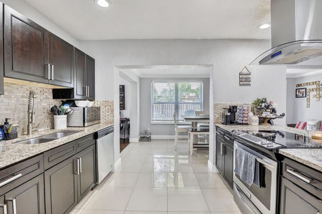 7451 NW 21st Street, Sunrise, FL 33313