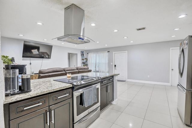 7451 NW 21st Street, Sunrise, FL 33313